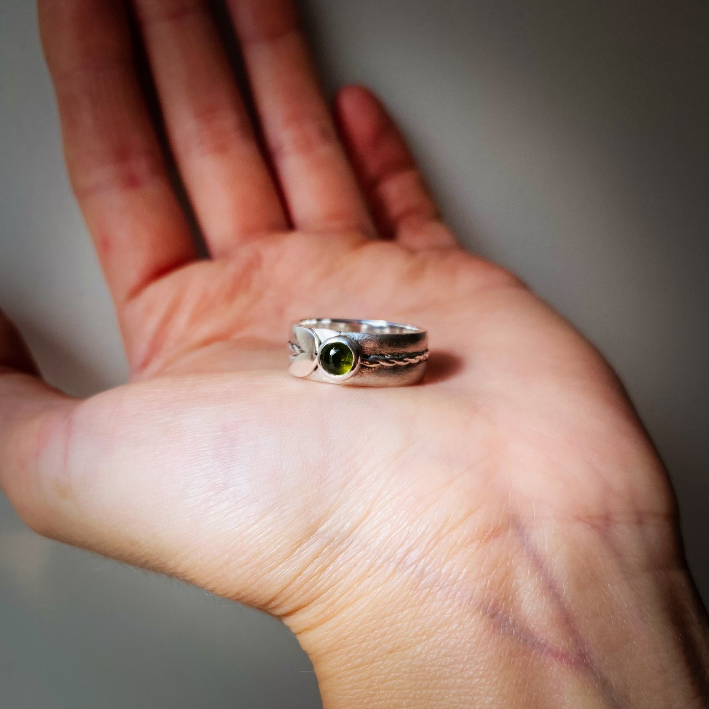 ANILLO FICUS TURMALINA VERDE