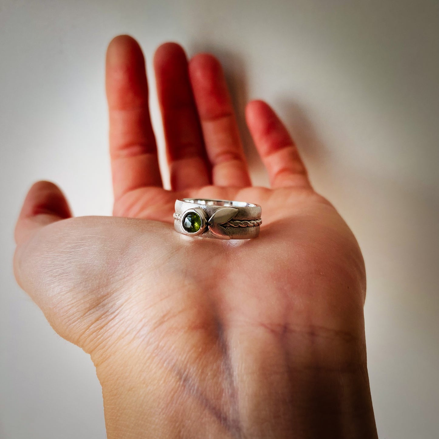 ANILLO FICUS TURMALINA VERDE