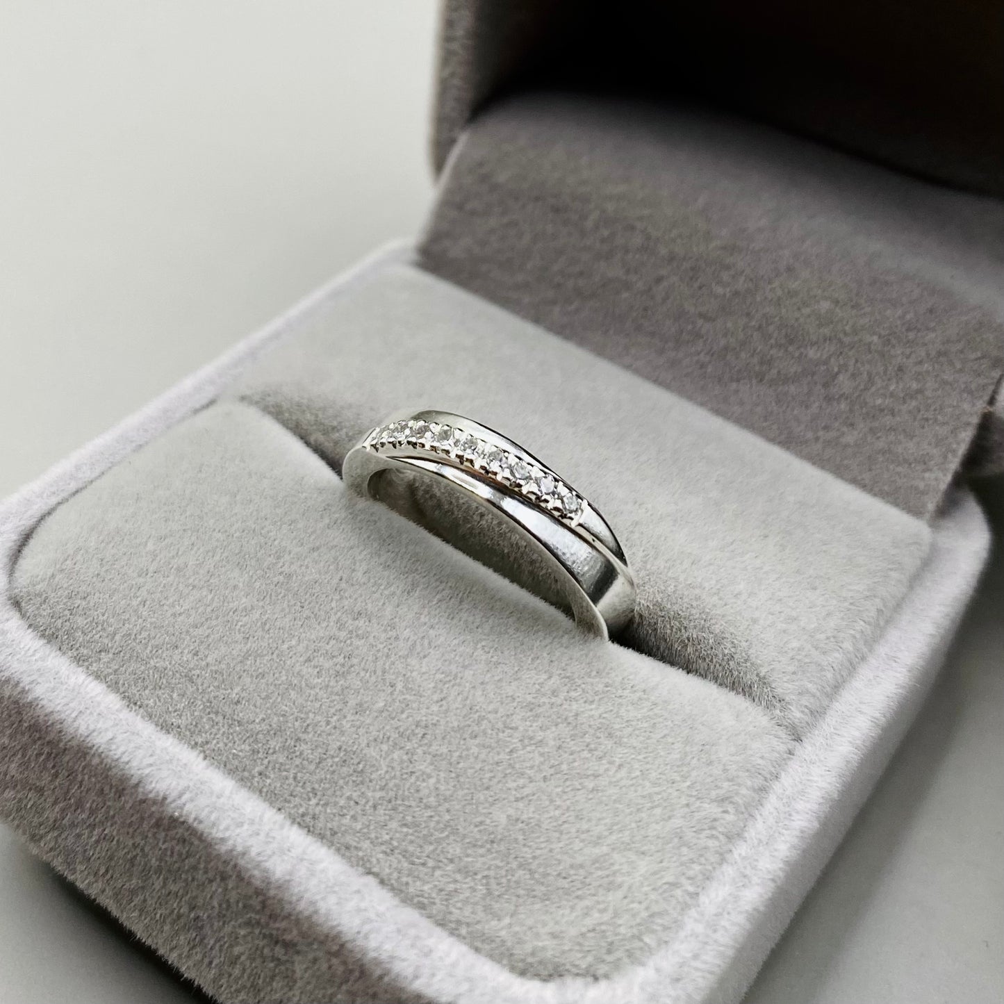 ANILLO ADHARA