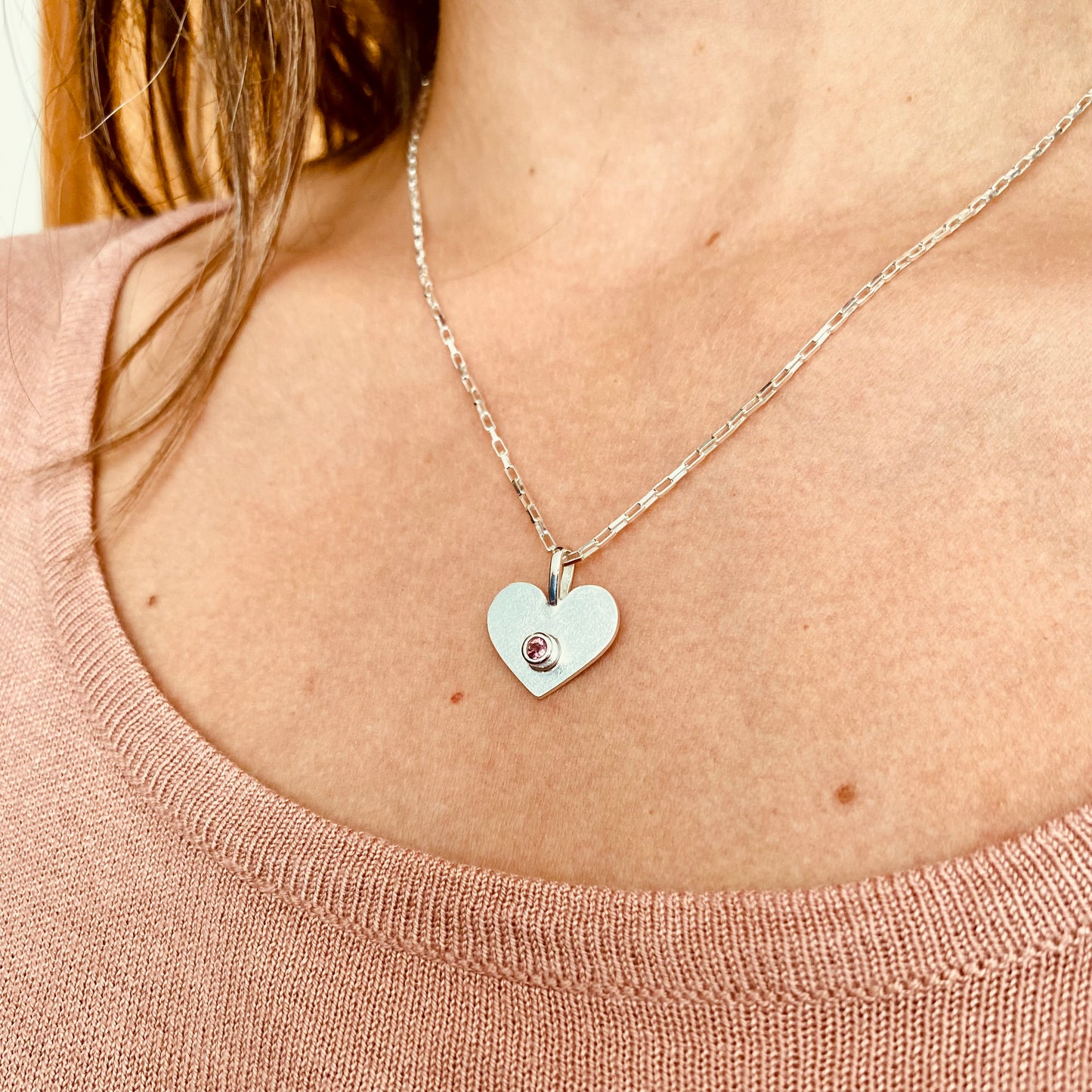 COLGANTE ESENCIA CORAZÓN S PIEDRAS