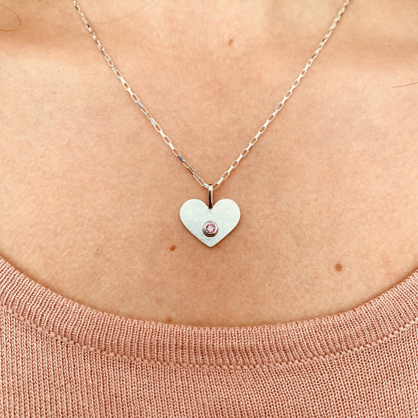 COLGANTE ESENCIA CORAZÓN S PIEDRAS